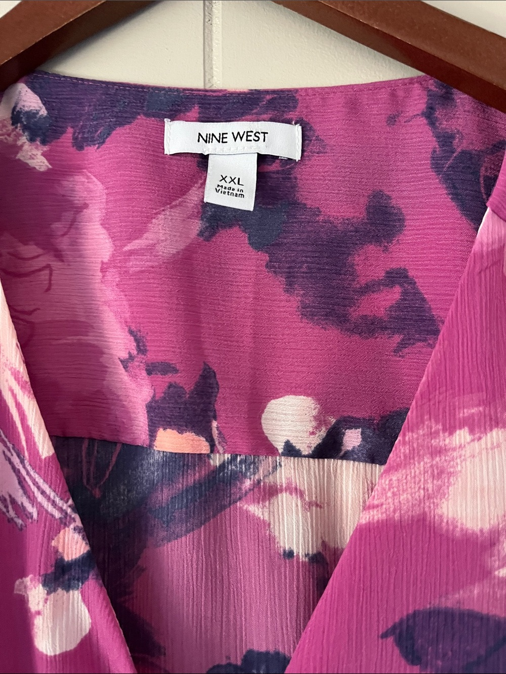 Nine West Fuchsia Floral Button-Front Sleeveless Blouse - Picture 2 of 6